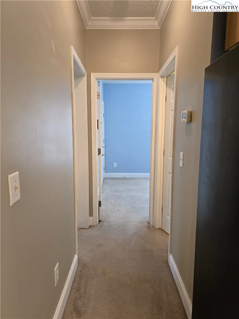 Image number 11 for the current listing