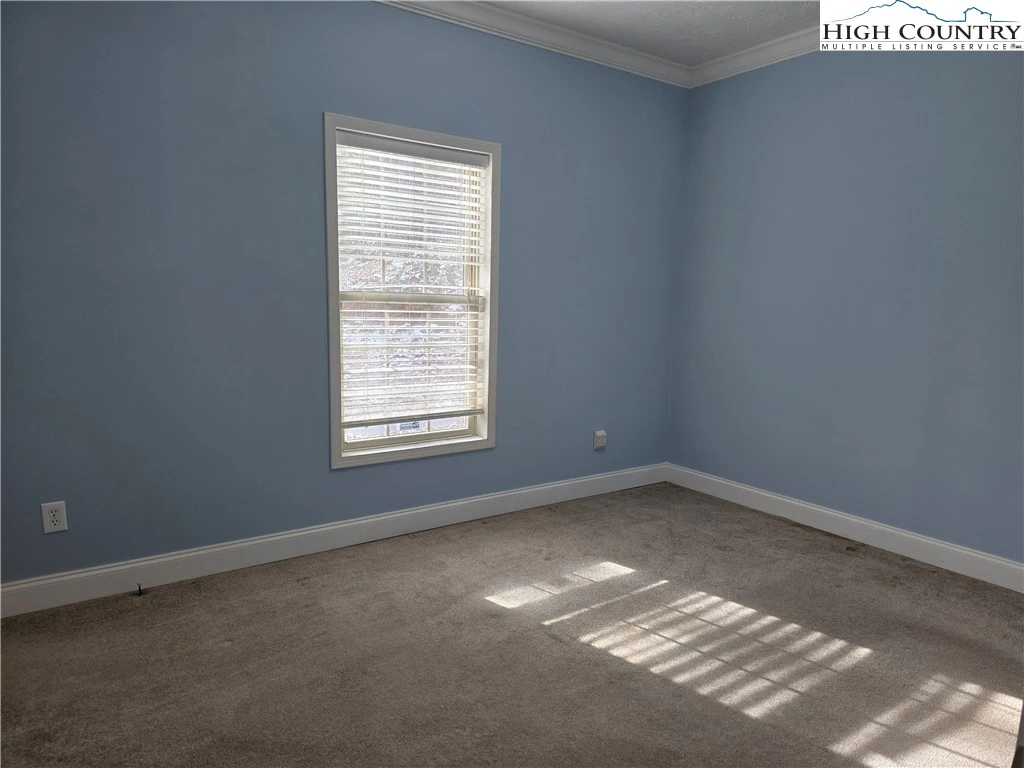 Image number 8 for the current listing