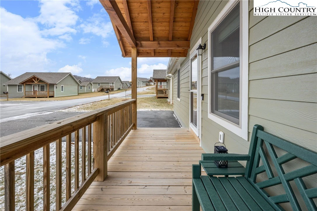 Image number 9 for the current listing