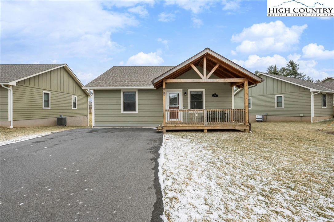 Image number 2 for the current listing