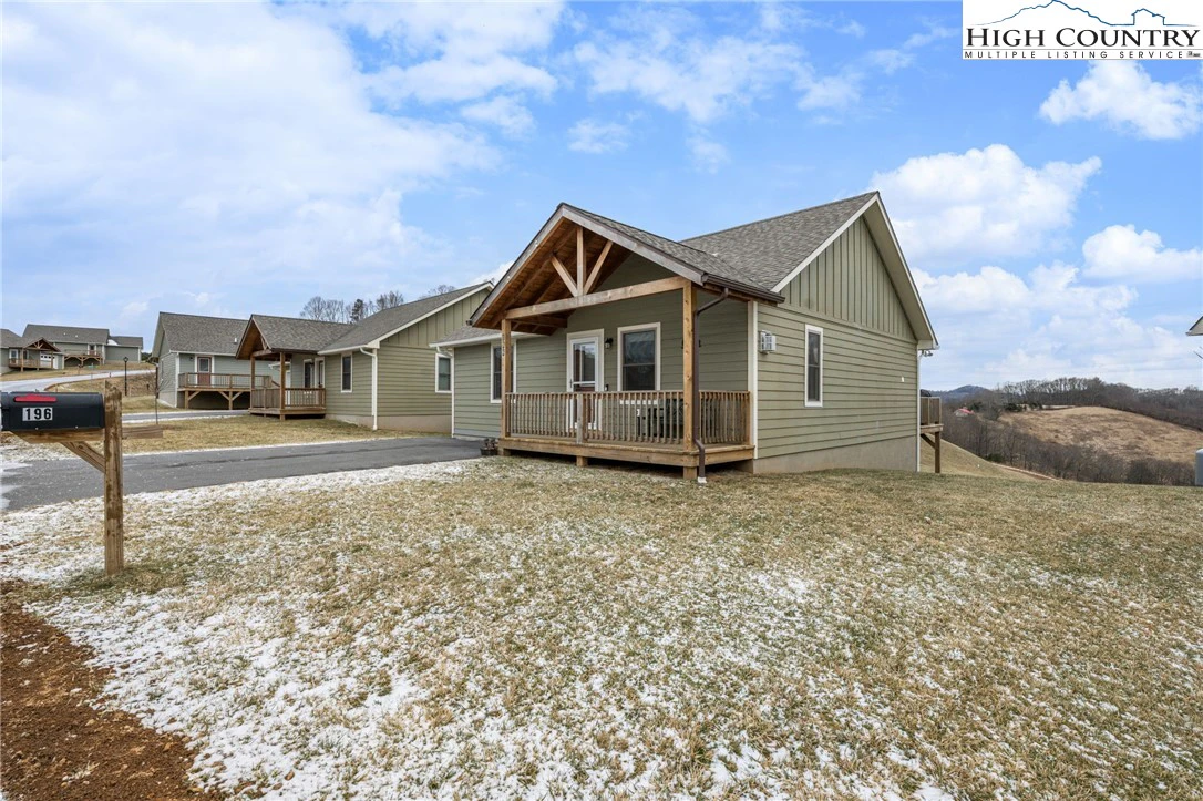 Image number 11 for the current listing