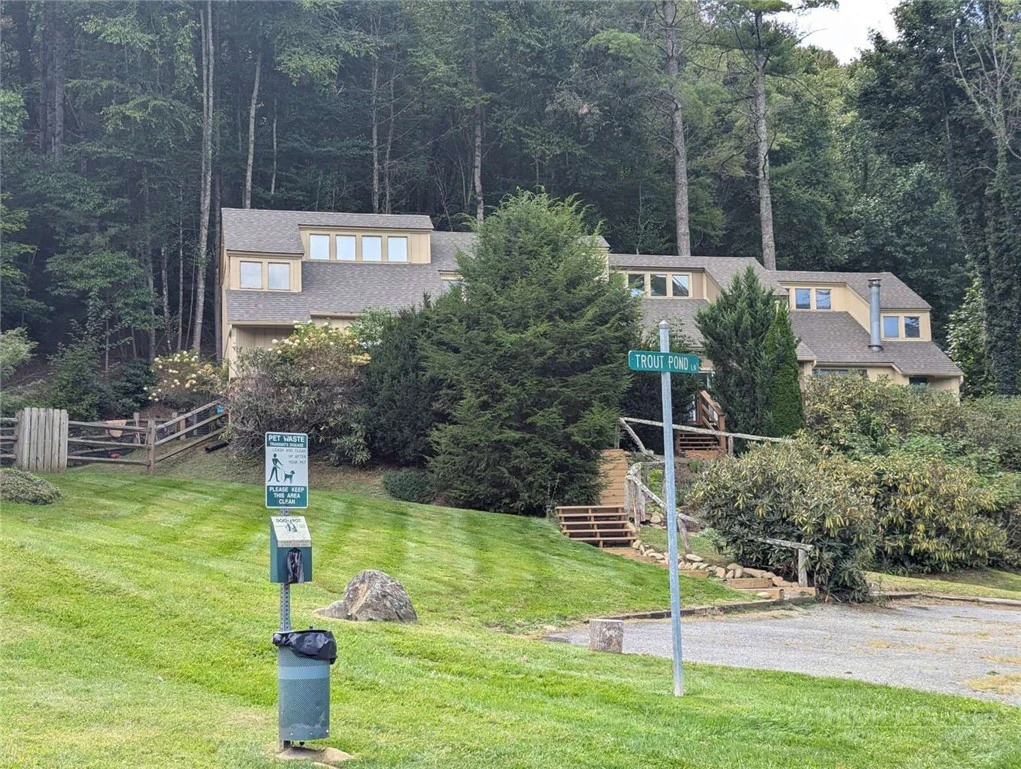 Image number 3 for the current listing