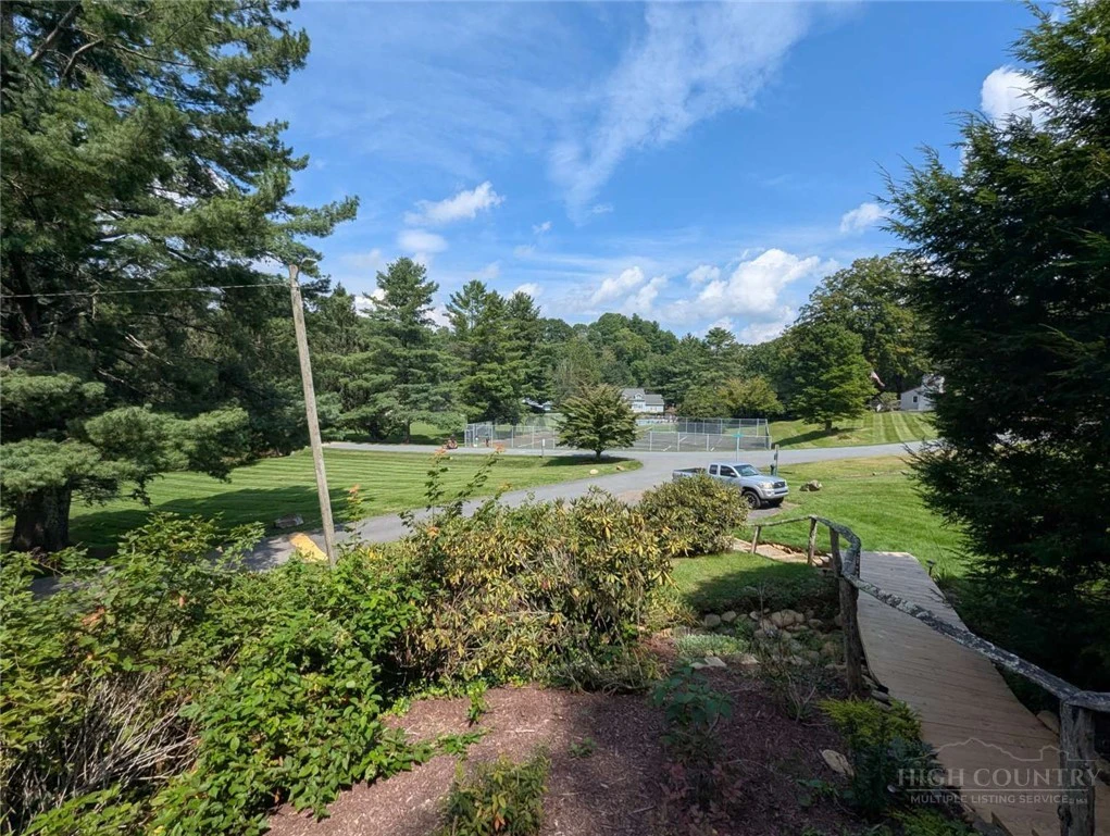 Image number 8 for the current listing