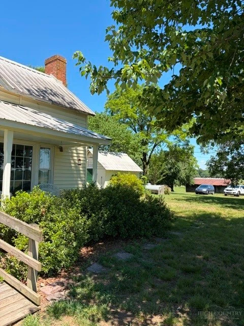 Image number 3 for the current listing