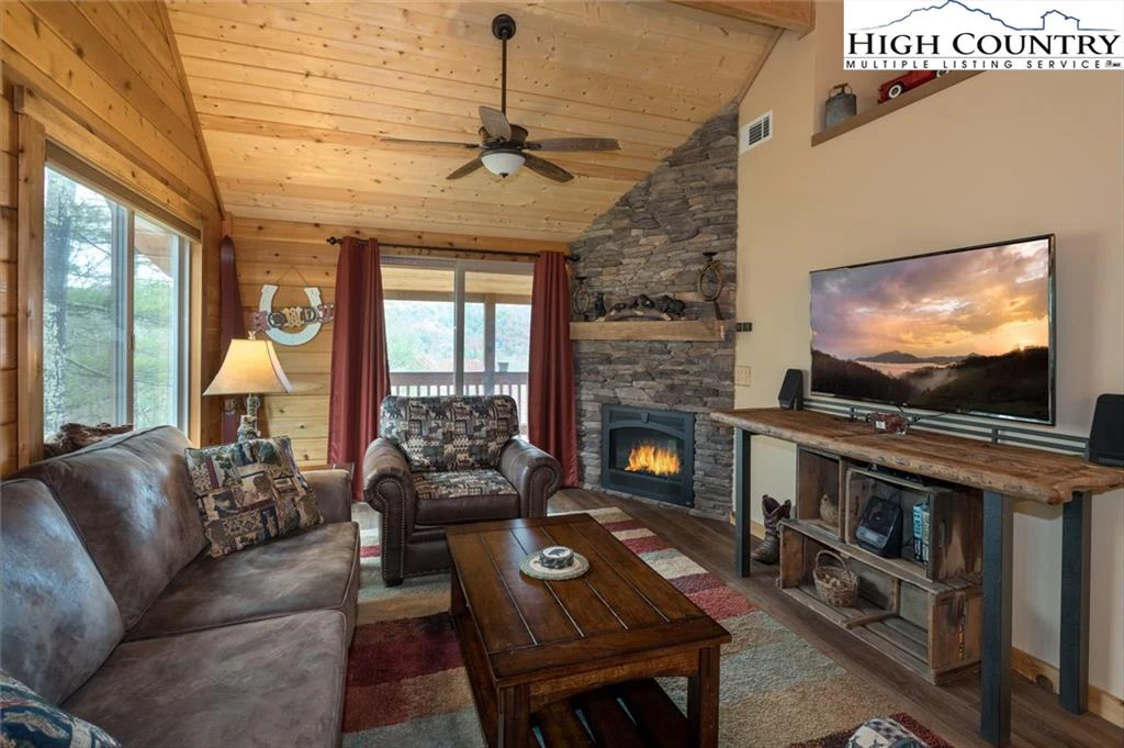 Image number 18 for the current listing