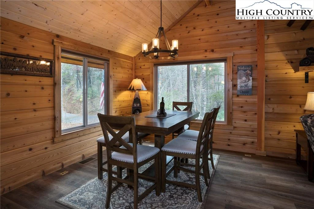 Image number 16 for the current listing