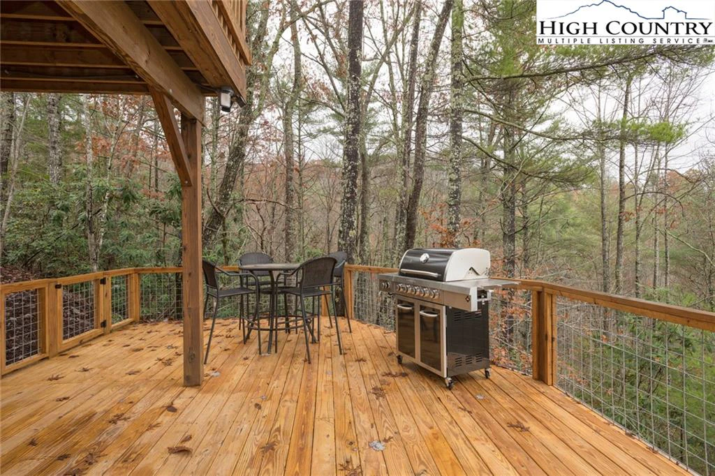 Image number 13 for the current listing