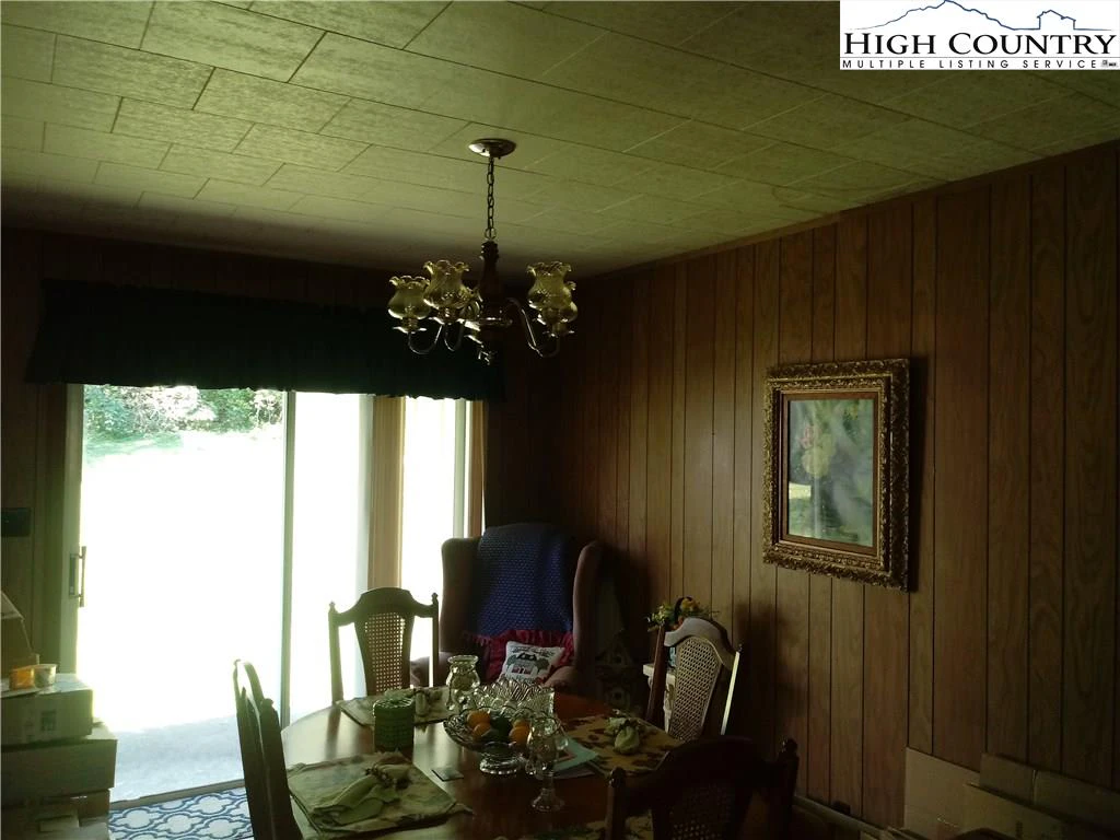 Image number 2 for the current listing