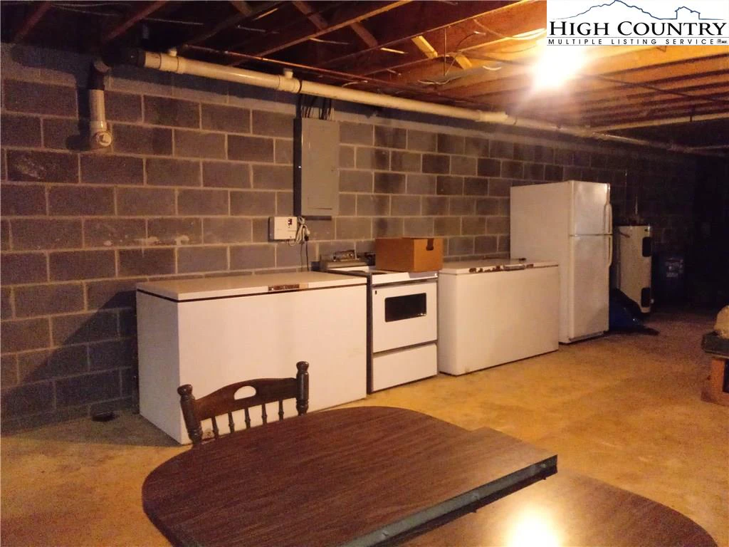 Image number 4 for the current listing