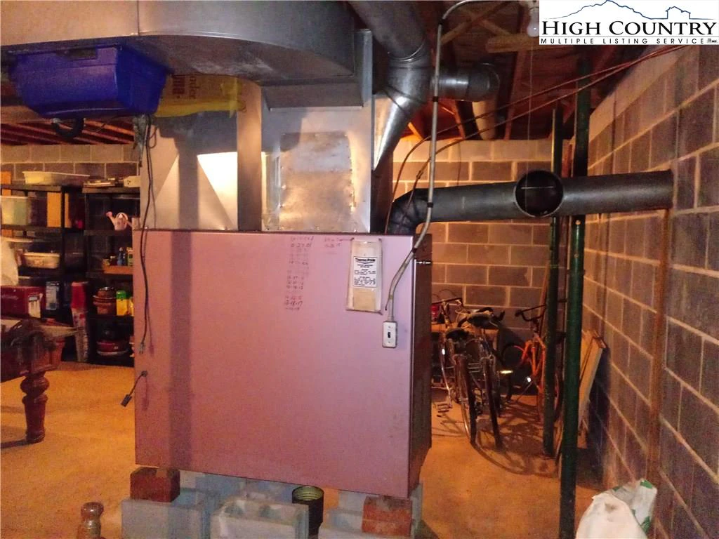 Image number 3 for the current listing