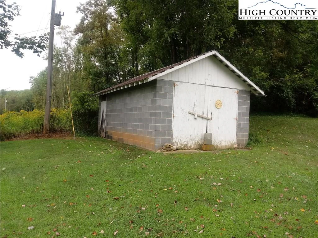 Image number 20 for the current listing