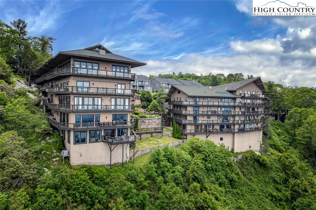 Image number 21 for the current listing