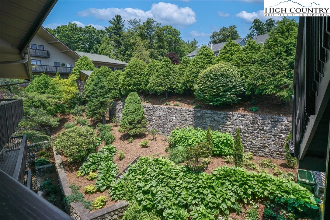 Image number 18 for the current listing