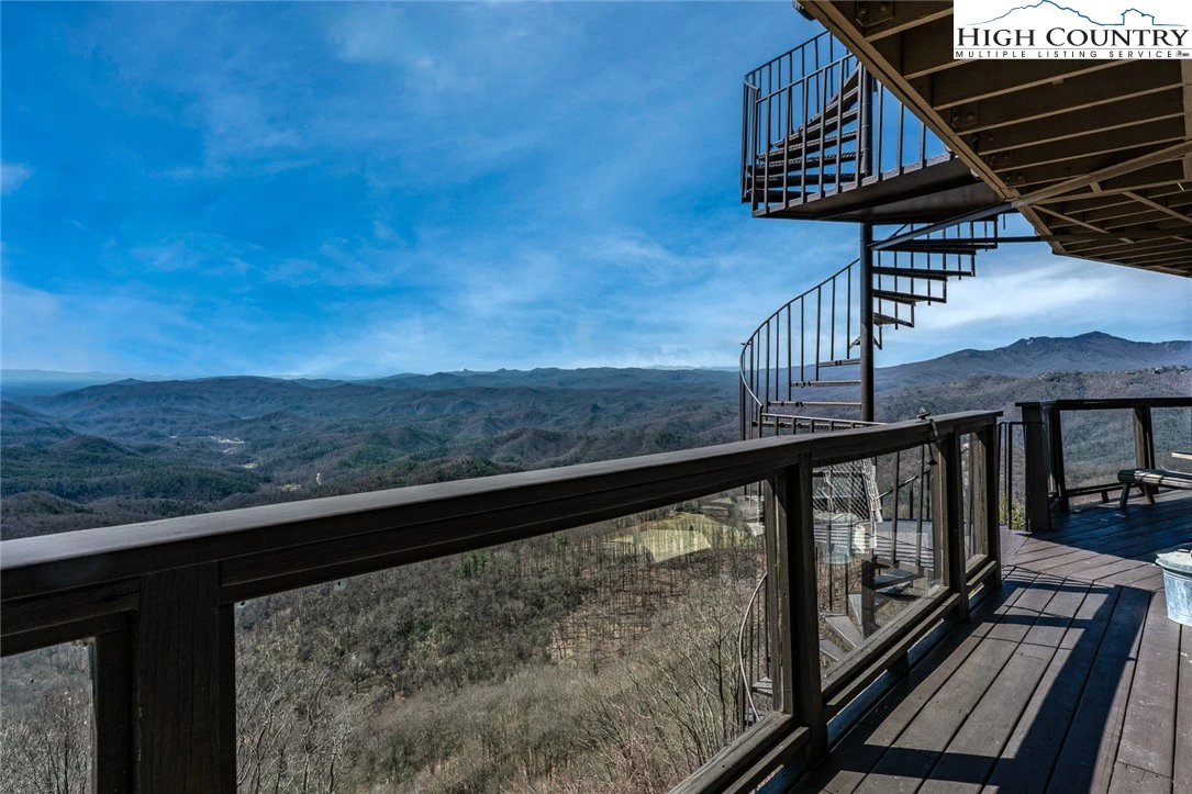 Image number 3 for the current listing