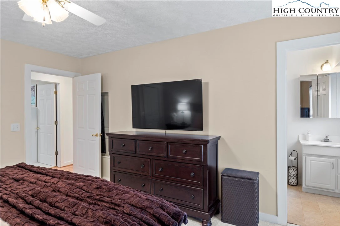 Image number 7 for the current listing