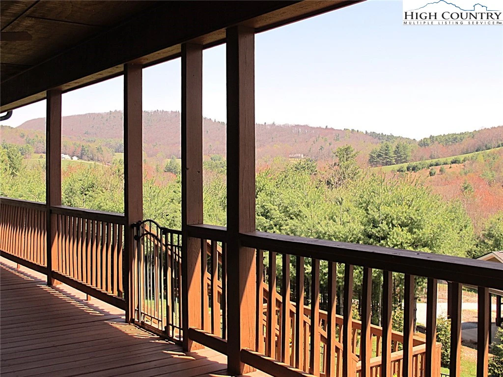 Image number 19 for the current listing