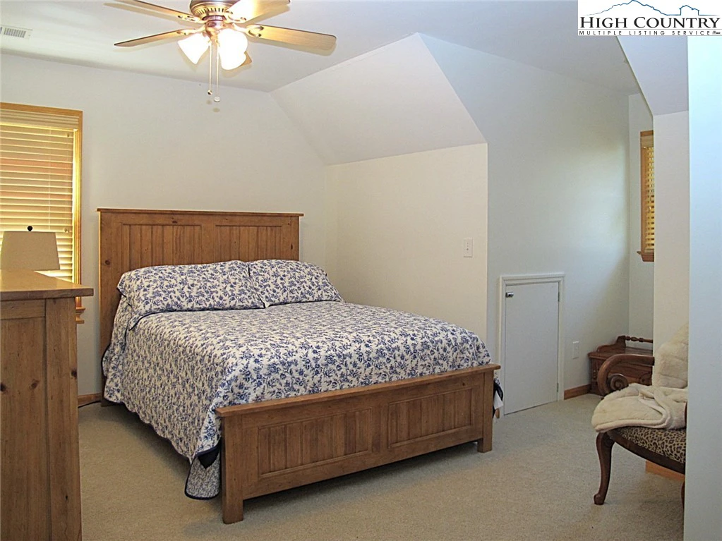 Image number 11 for the current listing