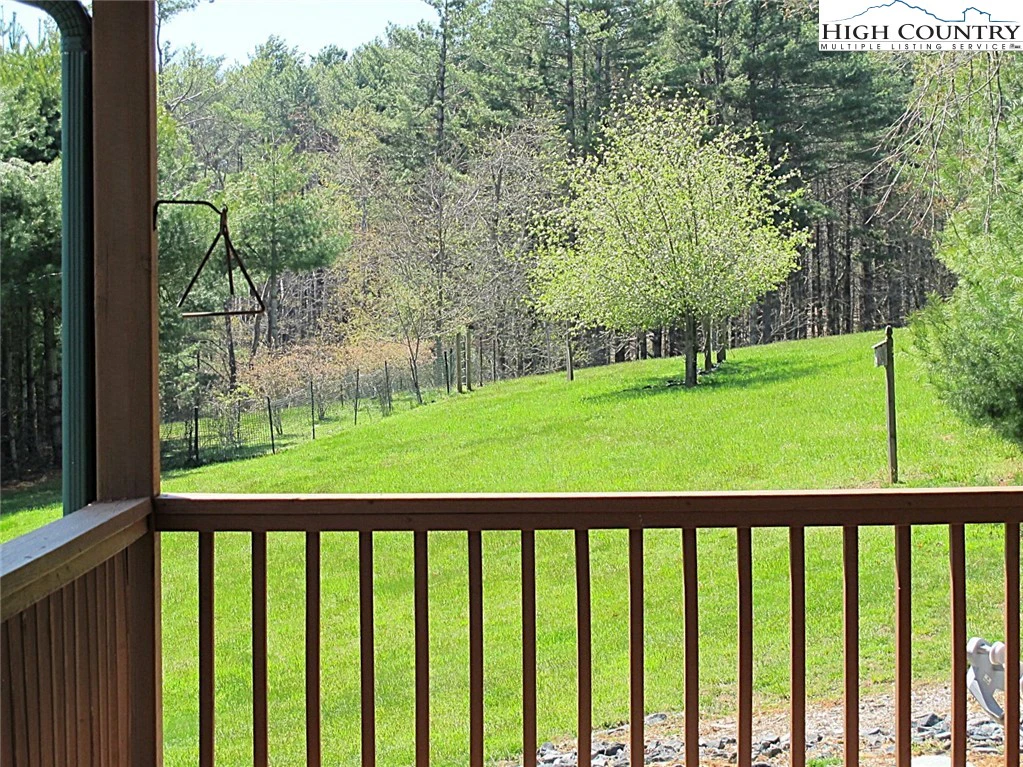 Image number 21 for the current listing