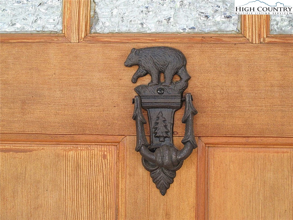 Image number 1 for the current listing