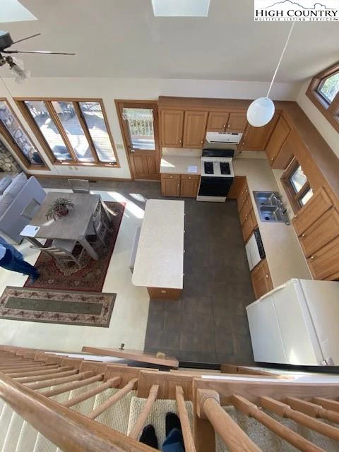Image number 19 for the current listing