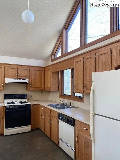 Image number 18 for the current listing