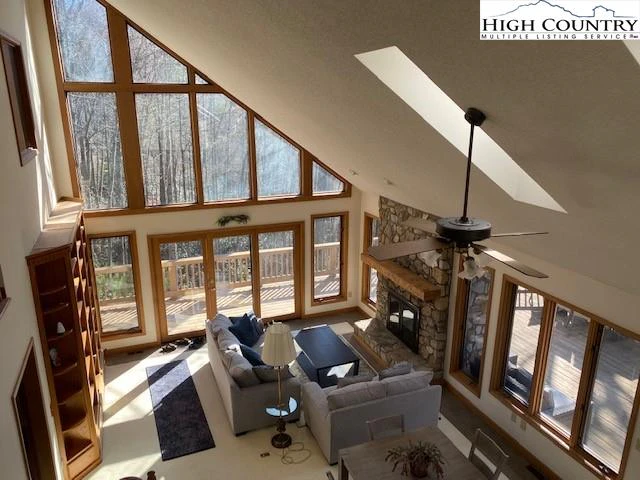 Image number 8 for the current listing