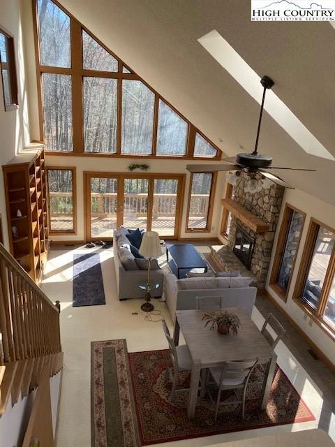 Image number 6 for the current listing