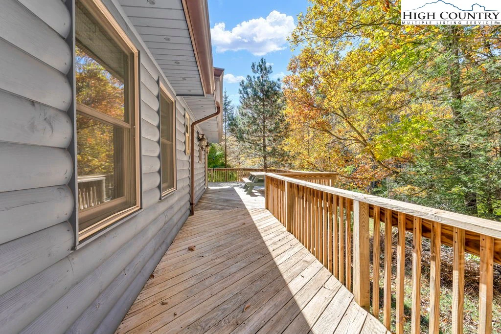 Image number 14 for the current listing