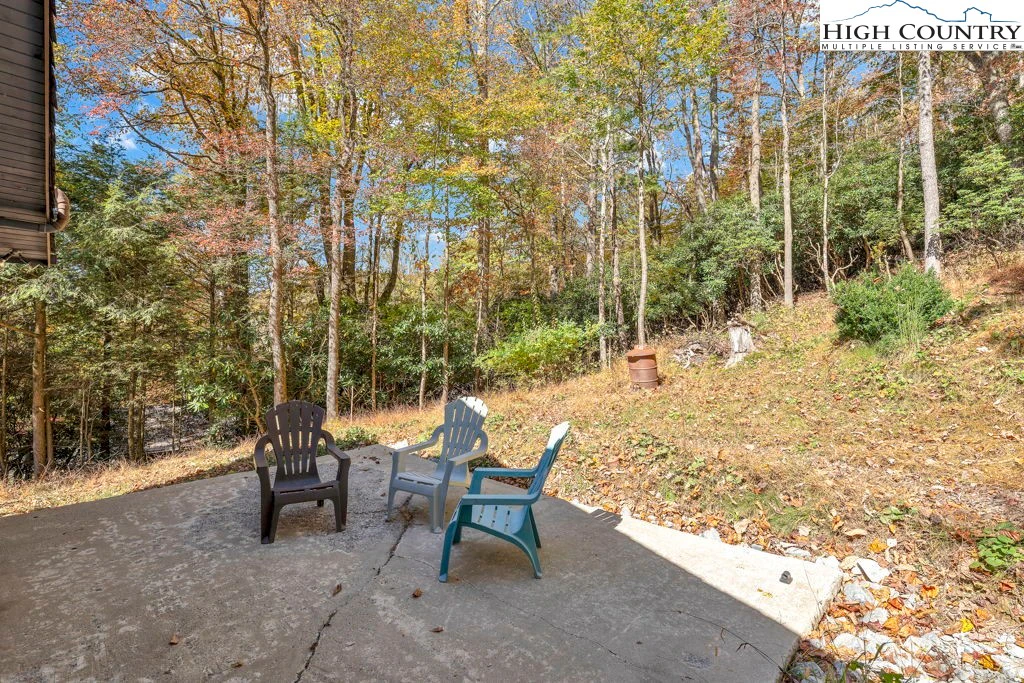 Image number 15 for the current listing
