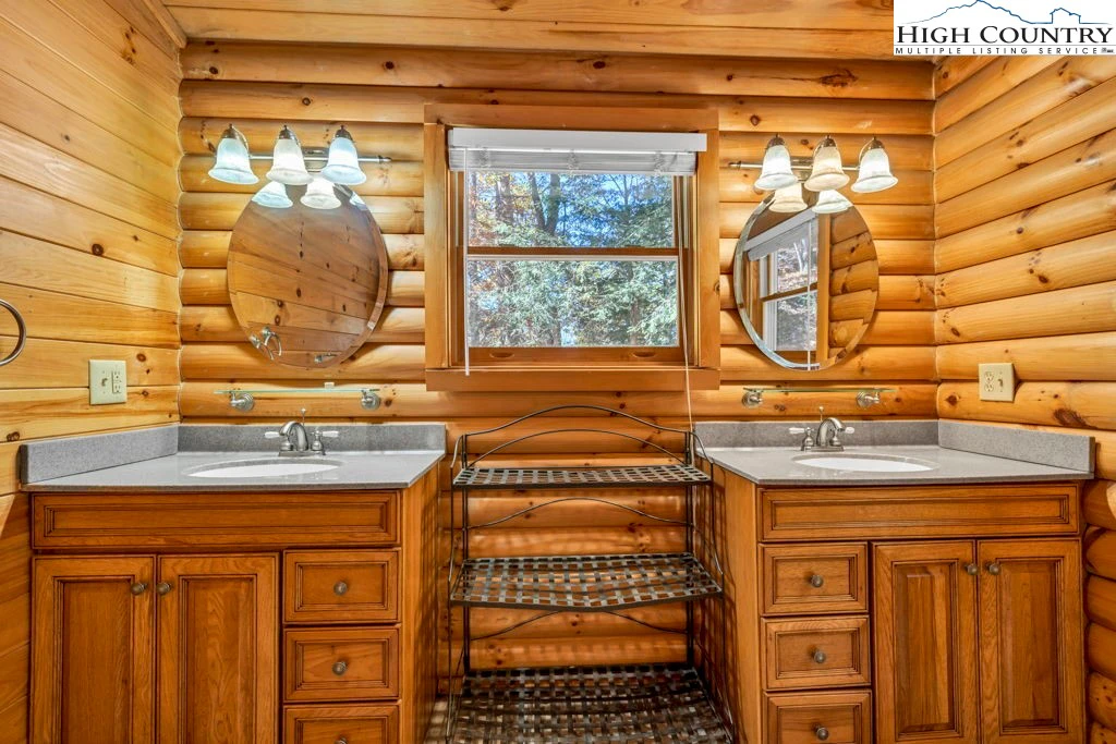 Image number 6 for the current listing