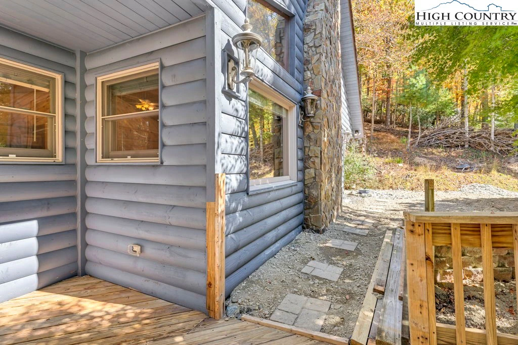 Image number 2 for the current listing