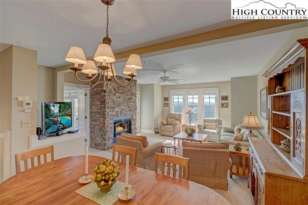 Image number 1 for the current listing