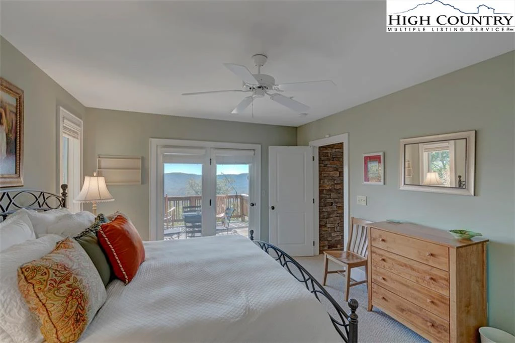 Image number 20 for the current listing