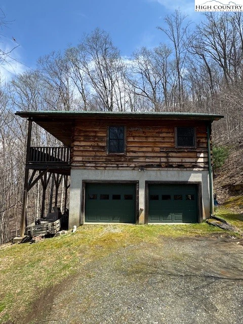 Image number 17 for the current listing