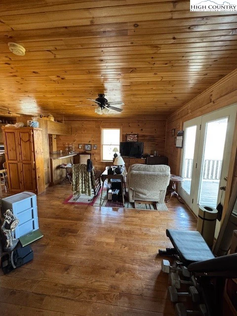 Image number 3 for the current listing