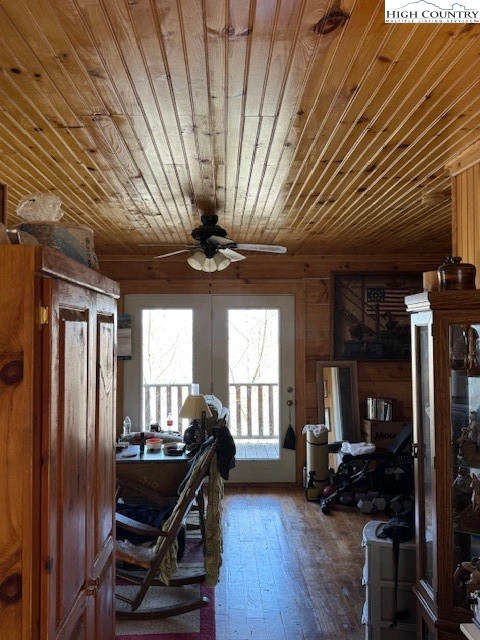 Image number 5 for the current listing