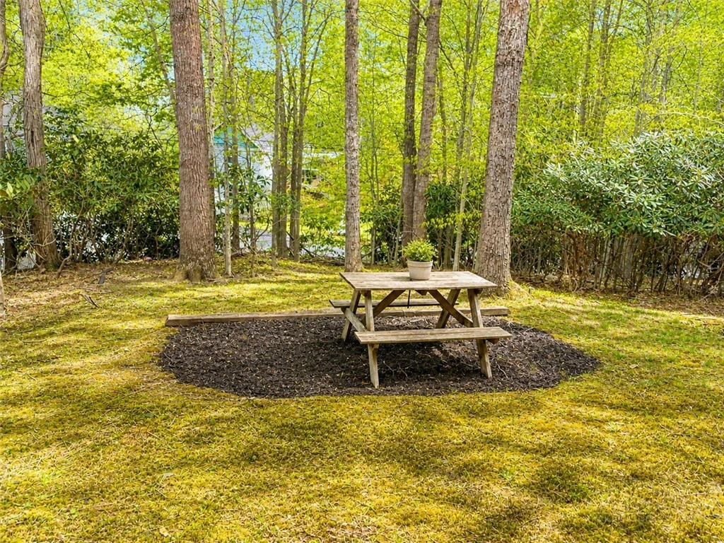 Image number 14 for the current listing