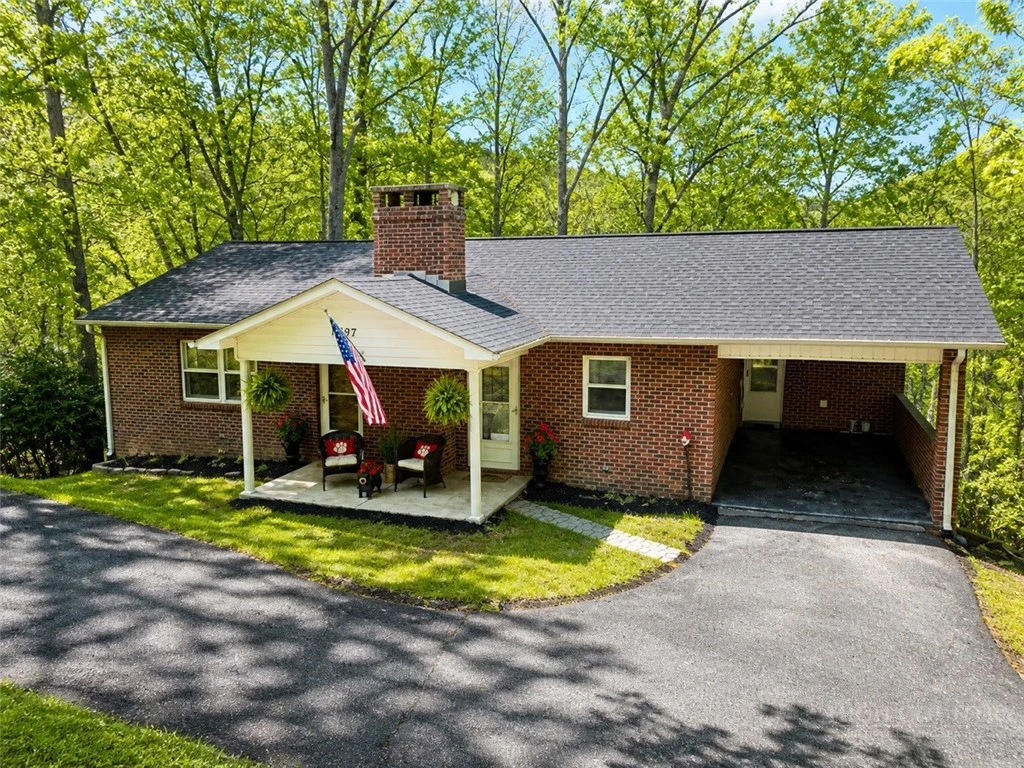 Image number 1 for the current listing