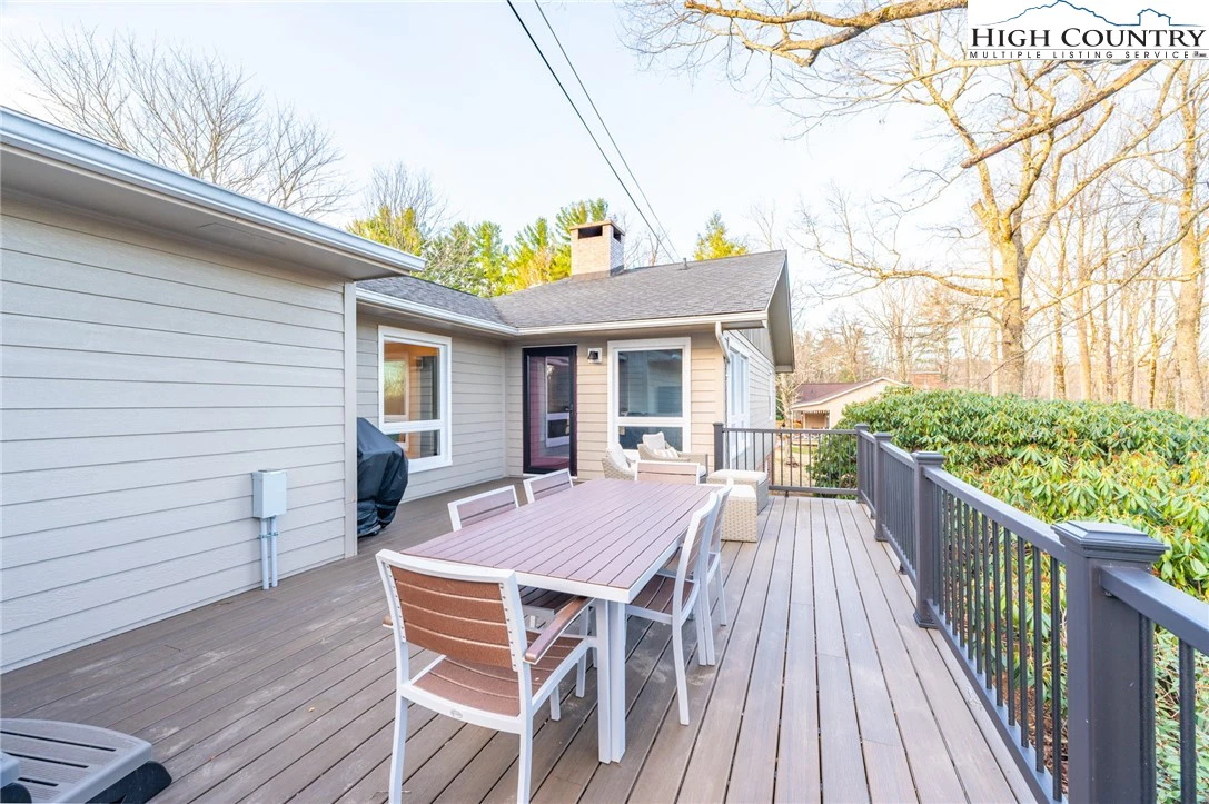 Image number 15 for the current listing