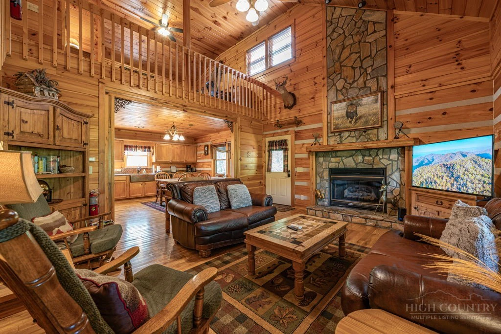Image number 5 for the current listing