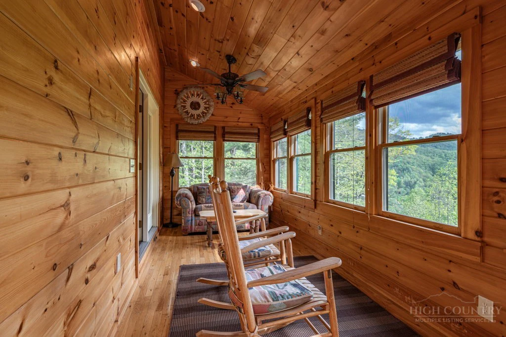 Image number 12 for the current listing
