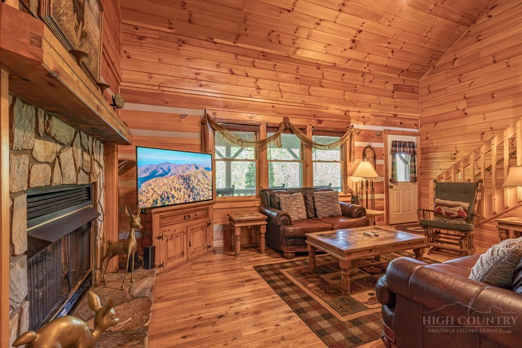 Image number 8 for the current listing