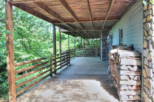 Image number 4 for the current listing