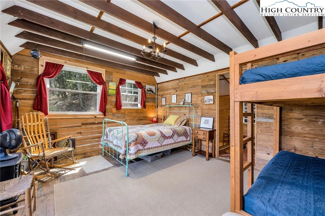 Image number 21 for the current listing