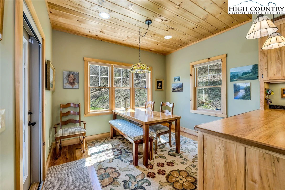 Image number 7 for the current listing