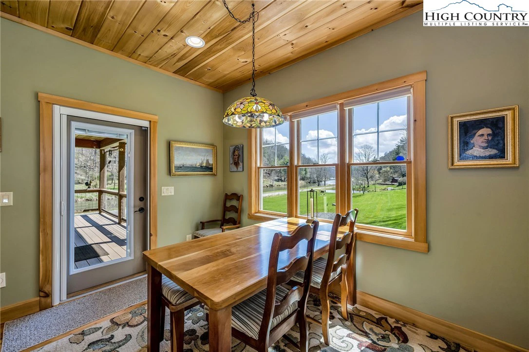 Image number 10 for the current listing