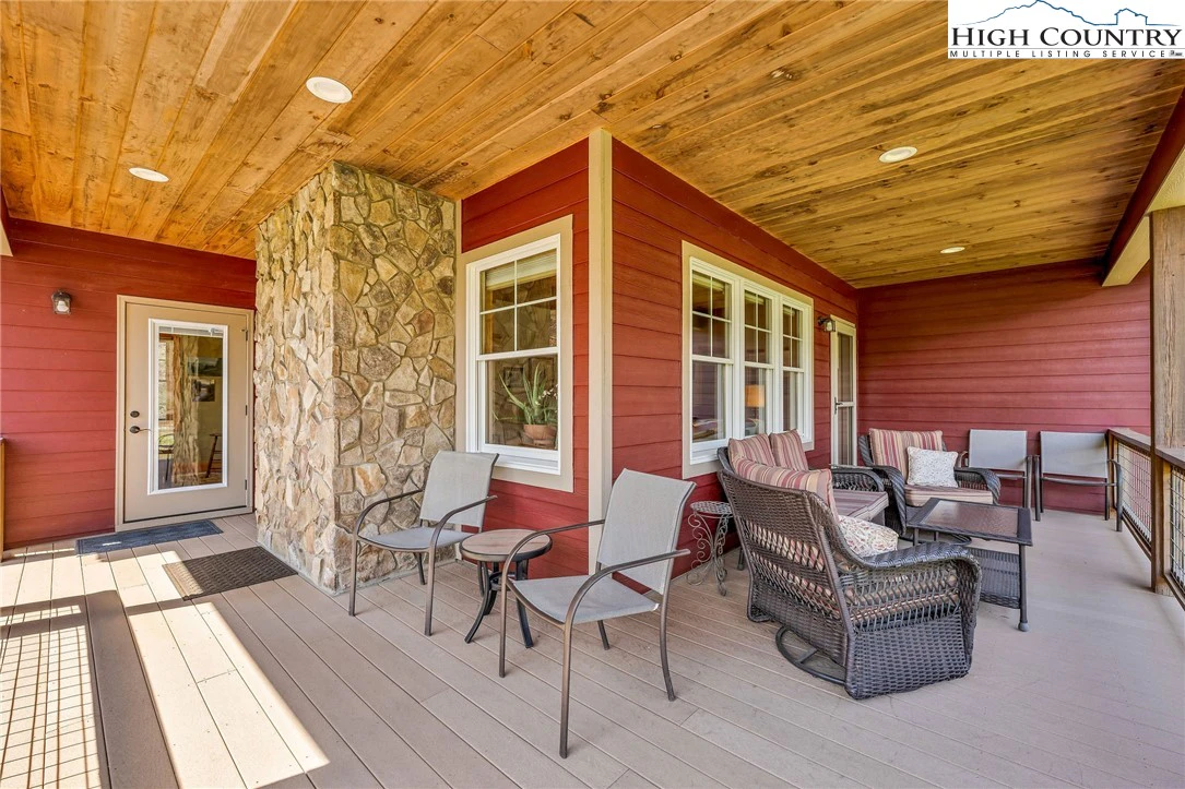 Image number 2 for the current listing