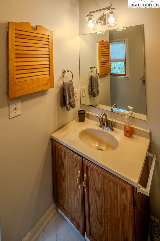 Image number 6 for the current listing