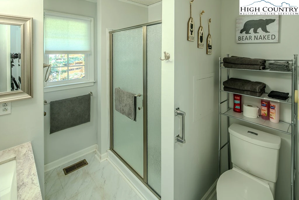 Image number 2 for the current listing