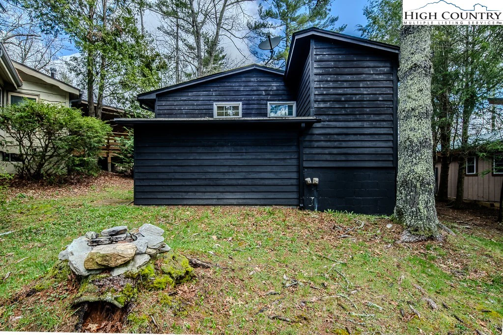 Image number 16 for the current listing